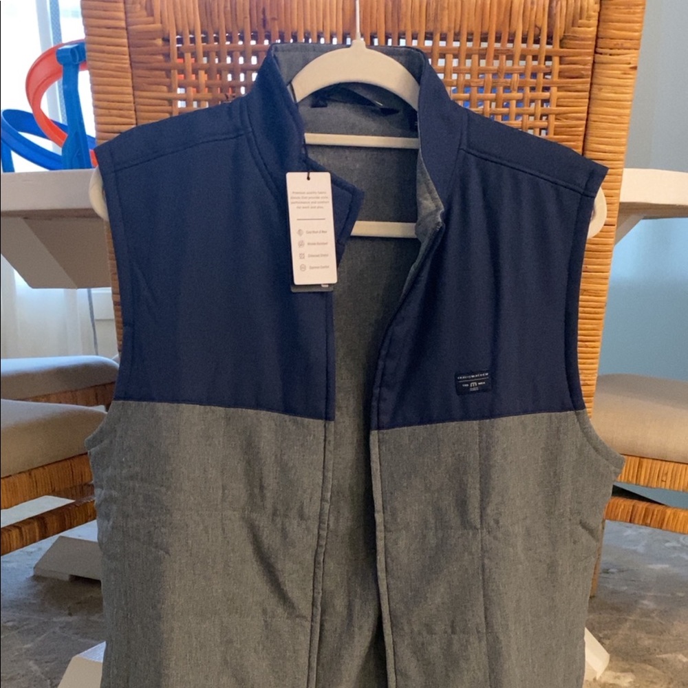 Travis Mathew Northern vest